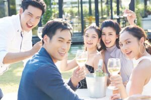 ギャラ飲みの斡旋会社の違いは何？運営を選ぶ3つのポイントをご紹介！